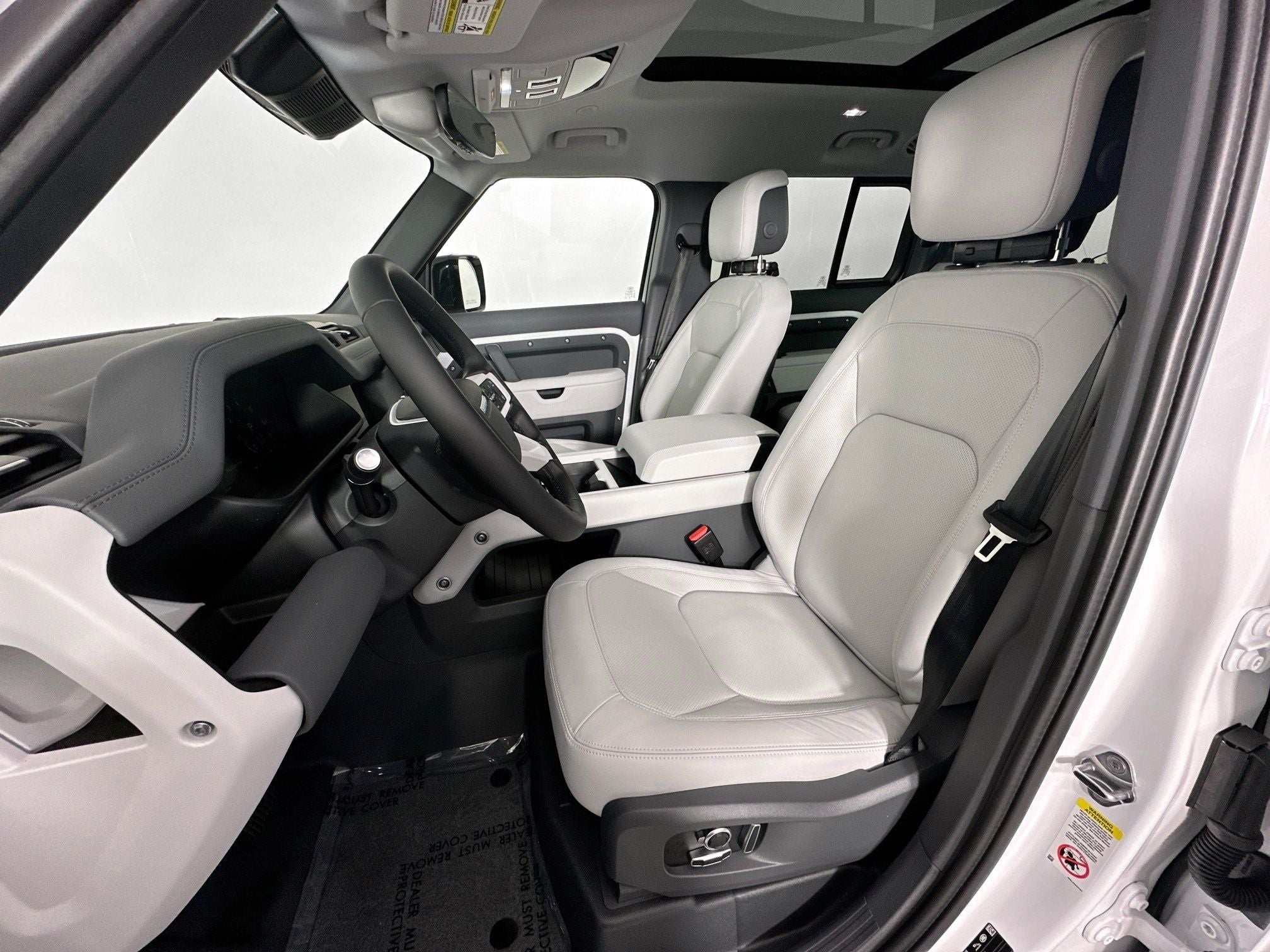 2026 Land Rover Defender 130 X-Dynamic SE