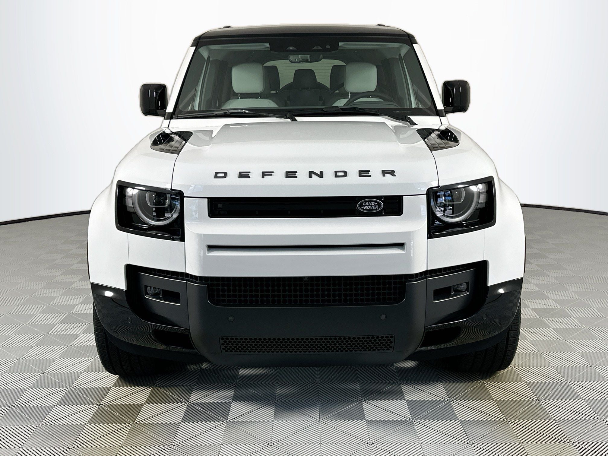 2026 Land Rover Defender 130 X-Dynamic SE