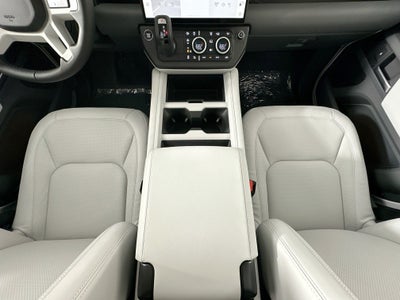 2026 Land Rover Defender 130 X-Dynamic SE