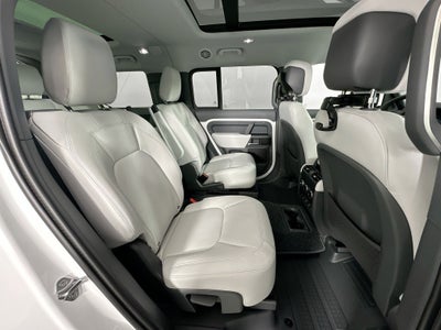 2026 Land Rover Defender 130 X-Dynamic SE