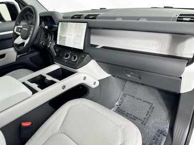 2026 Land Rover Defender 130 X-Dynamic SE