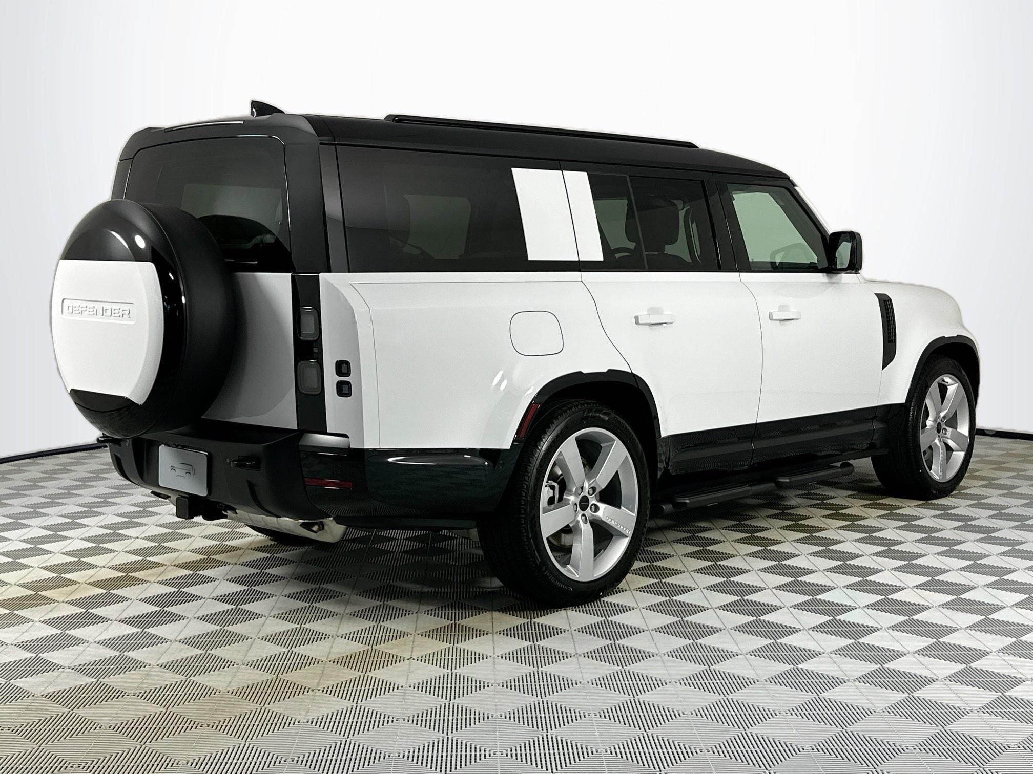 2026 Land Rover Defender 130 X-Dynamic SE