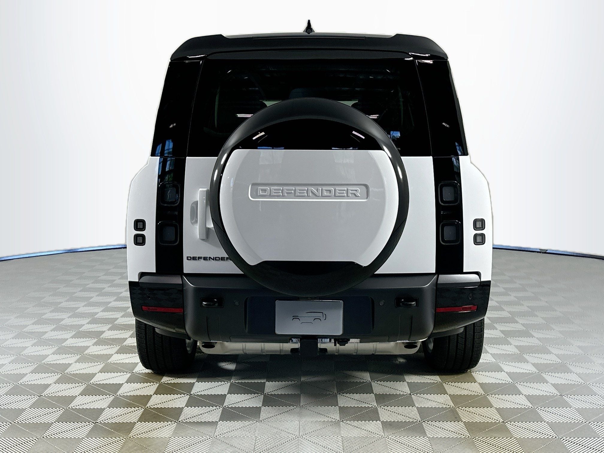 2026 Land Rover Defender 130 X-Dynamic SE