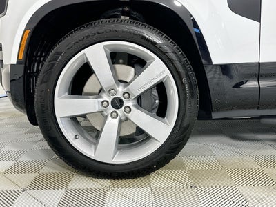 2026 Land Rover Defender 130 X-Dynamic SE