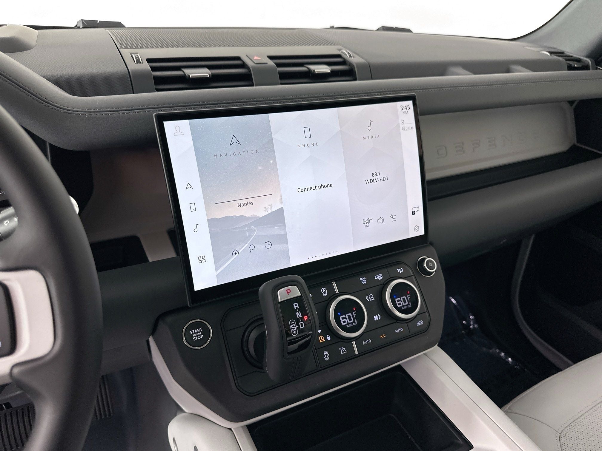 2026 Land Rover Defender 130 X-Dynamic SE