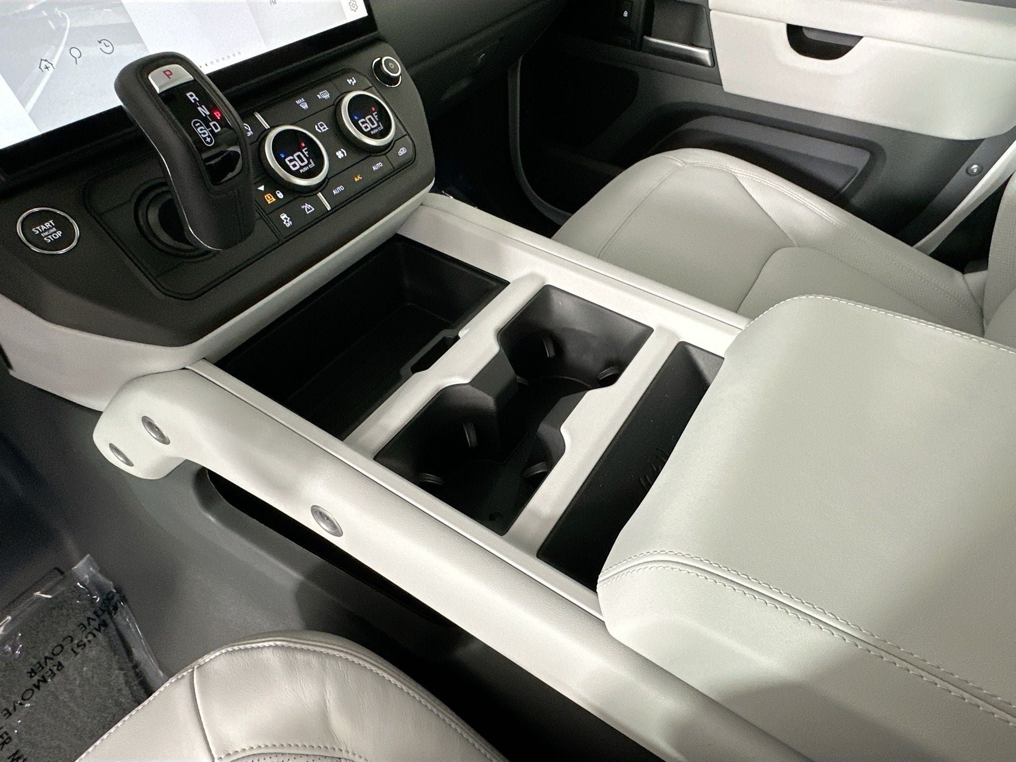 2026 Land Rover Defender 130 X-Dynamic SE