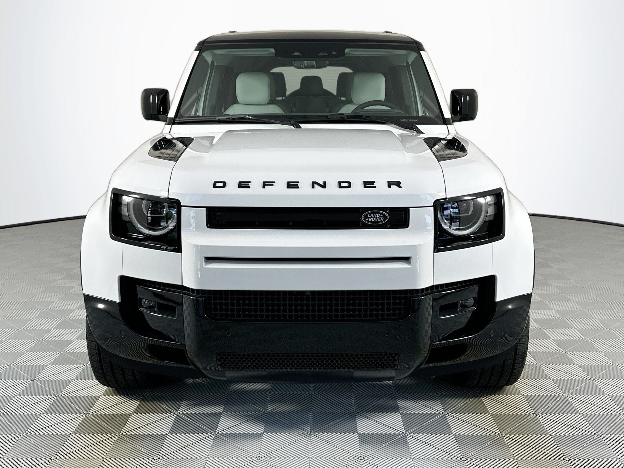 2026 Land Rover Defender 130 X-Dynamic SE