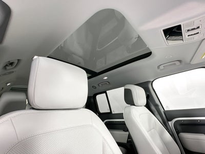 2026 Land Rover Defender 130 X-Dynamic SE