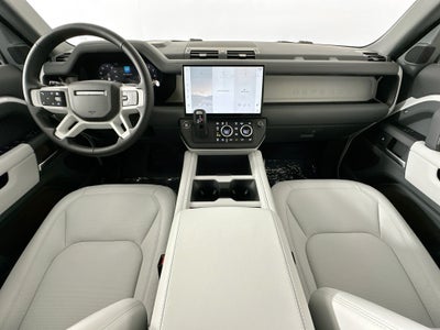 2026 Land Rover Defender 130 X-Dynamic SE