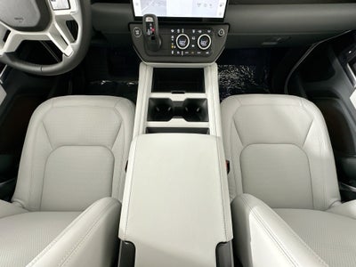 2026 Land Rover Defender 130 X-Dynamic SE