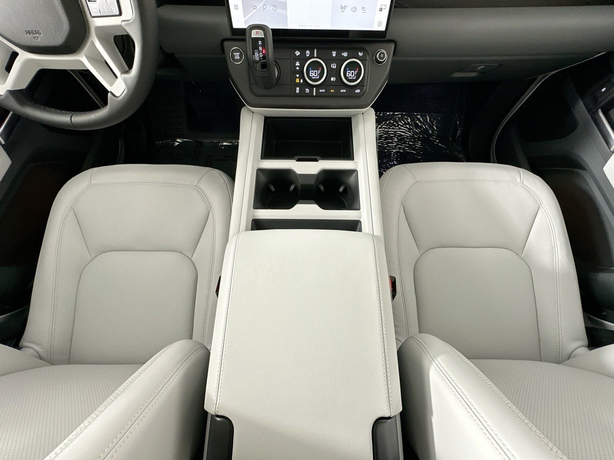 2026 Land Rover Defender 130 X-Dynamic SE