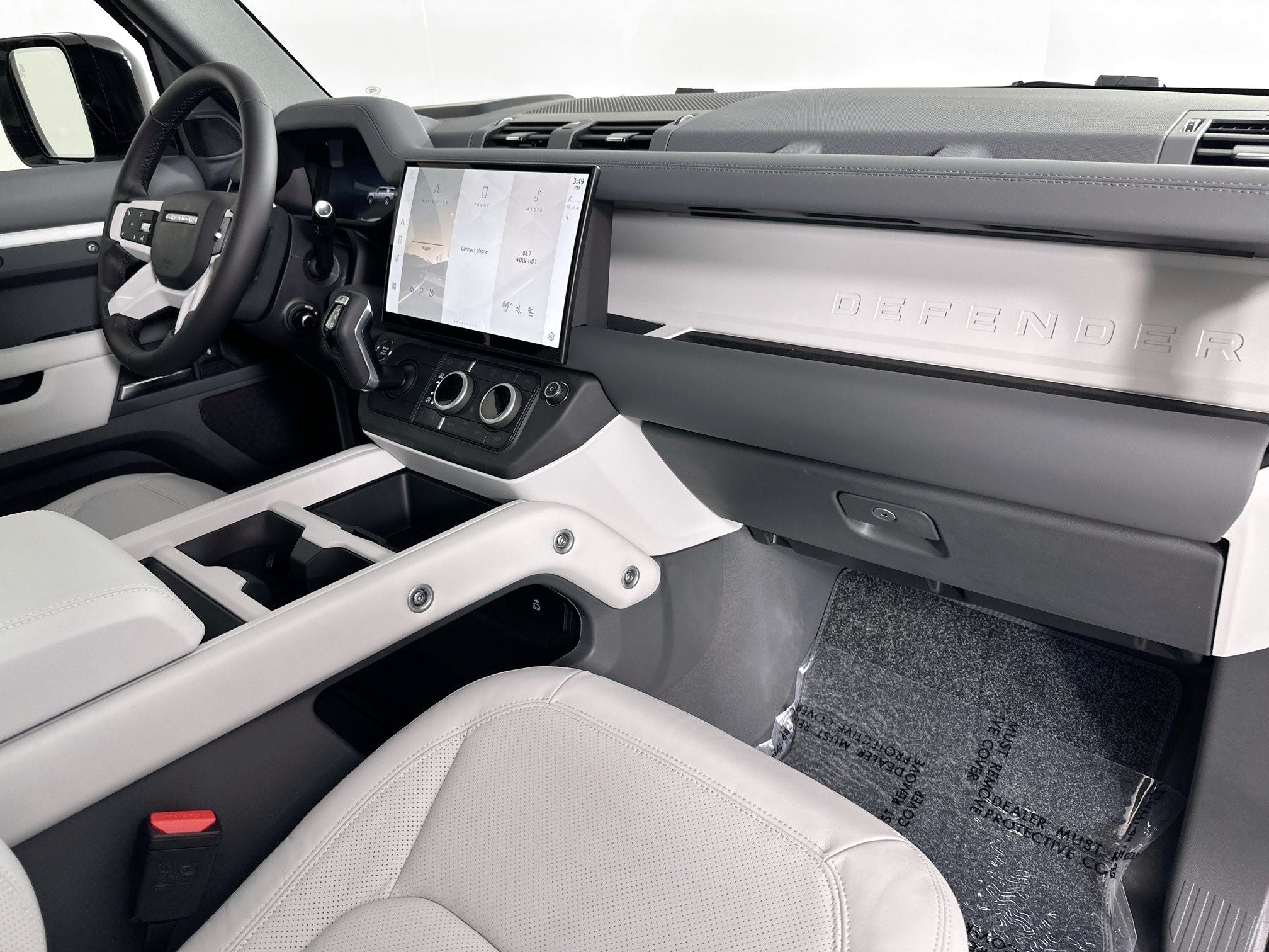 2026 Land Rover Defender 130 X-Dynamic SE