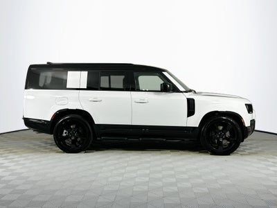2026 Land Rover Defender 130 X-Dynamic SE