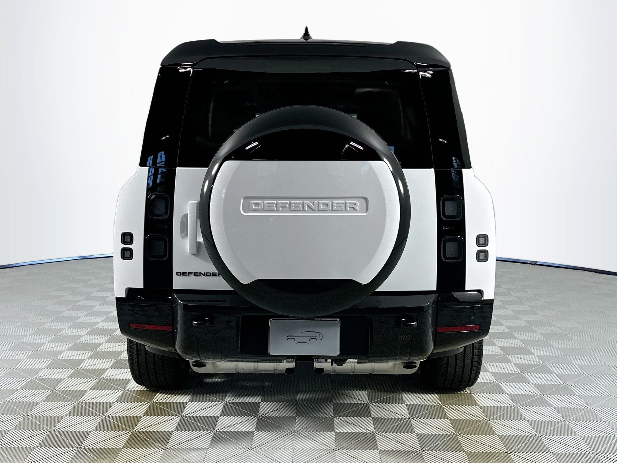 2026 Land Rover Defender 130 X-Dynamic SE