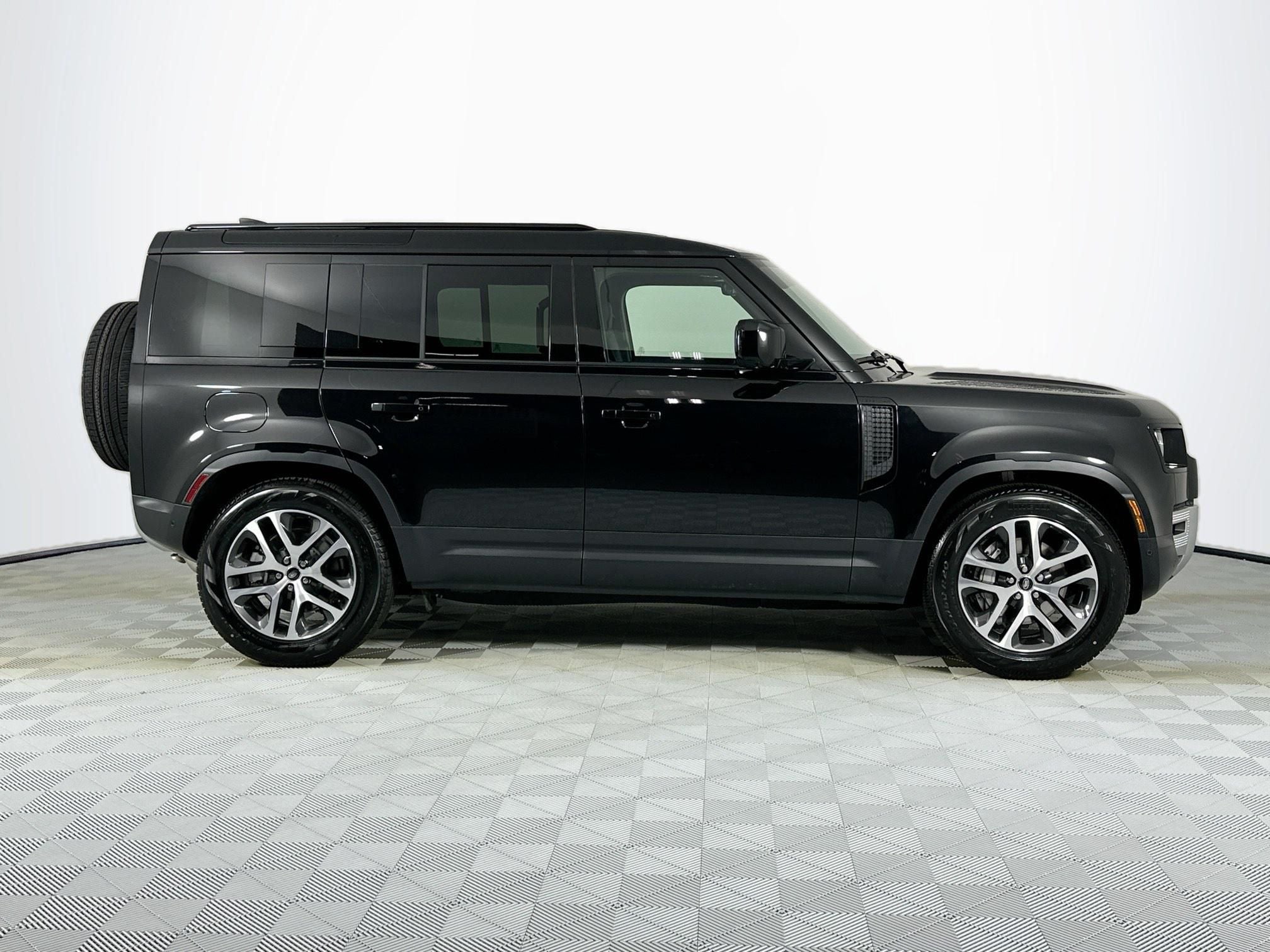 2025 Land Rover Defender 110 S