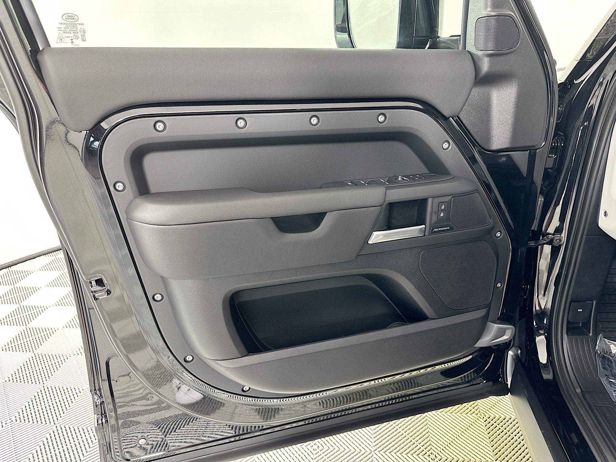 2025 Land Rover Defender 110 S