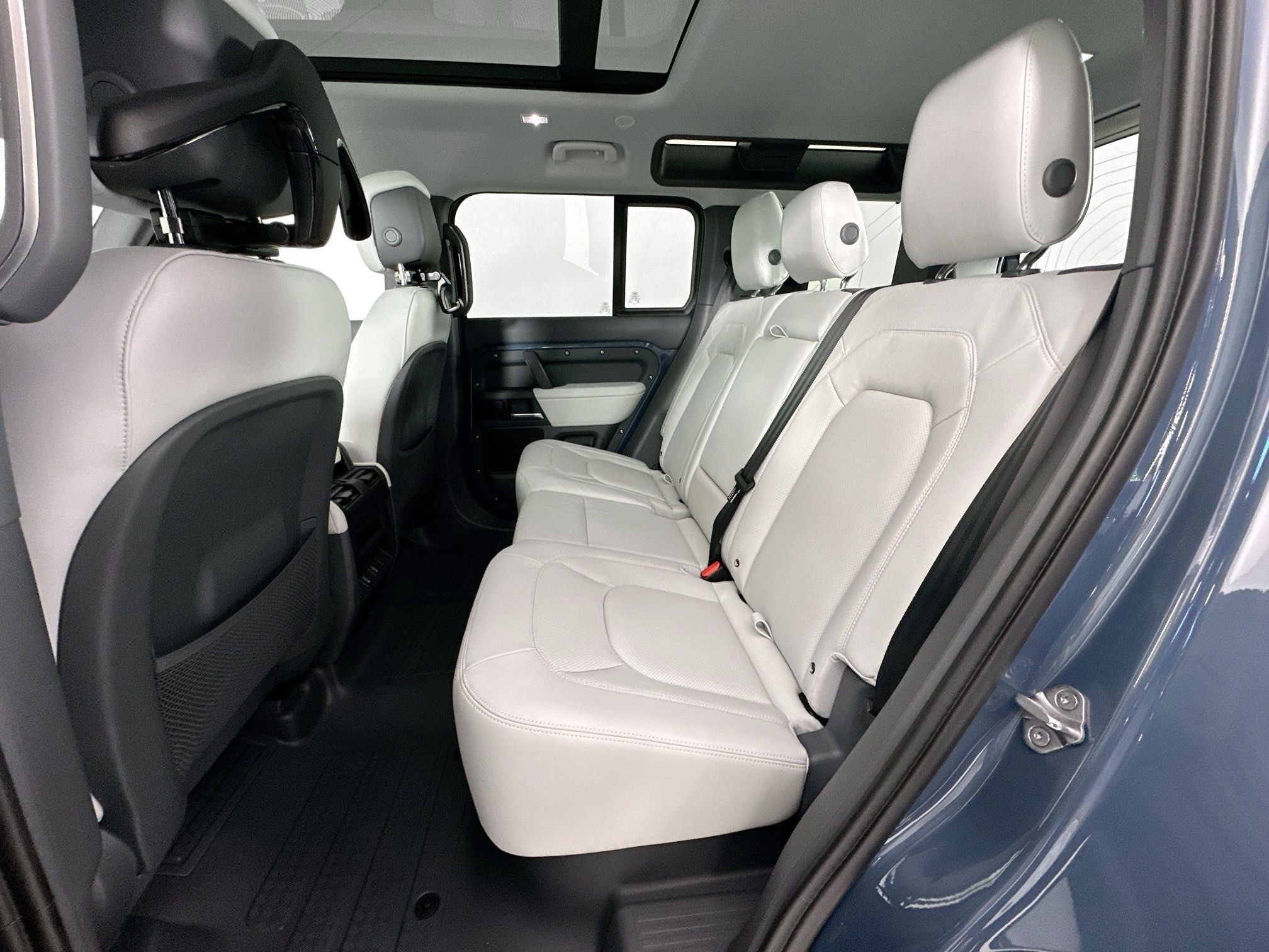 2026 Land Rover Defender 110 S