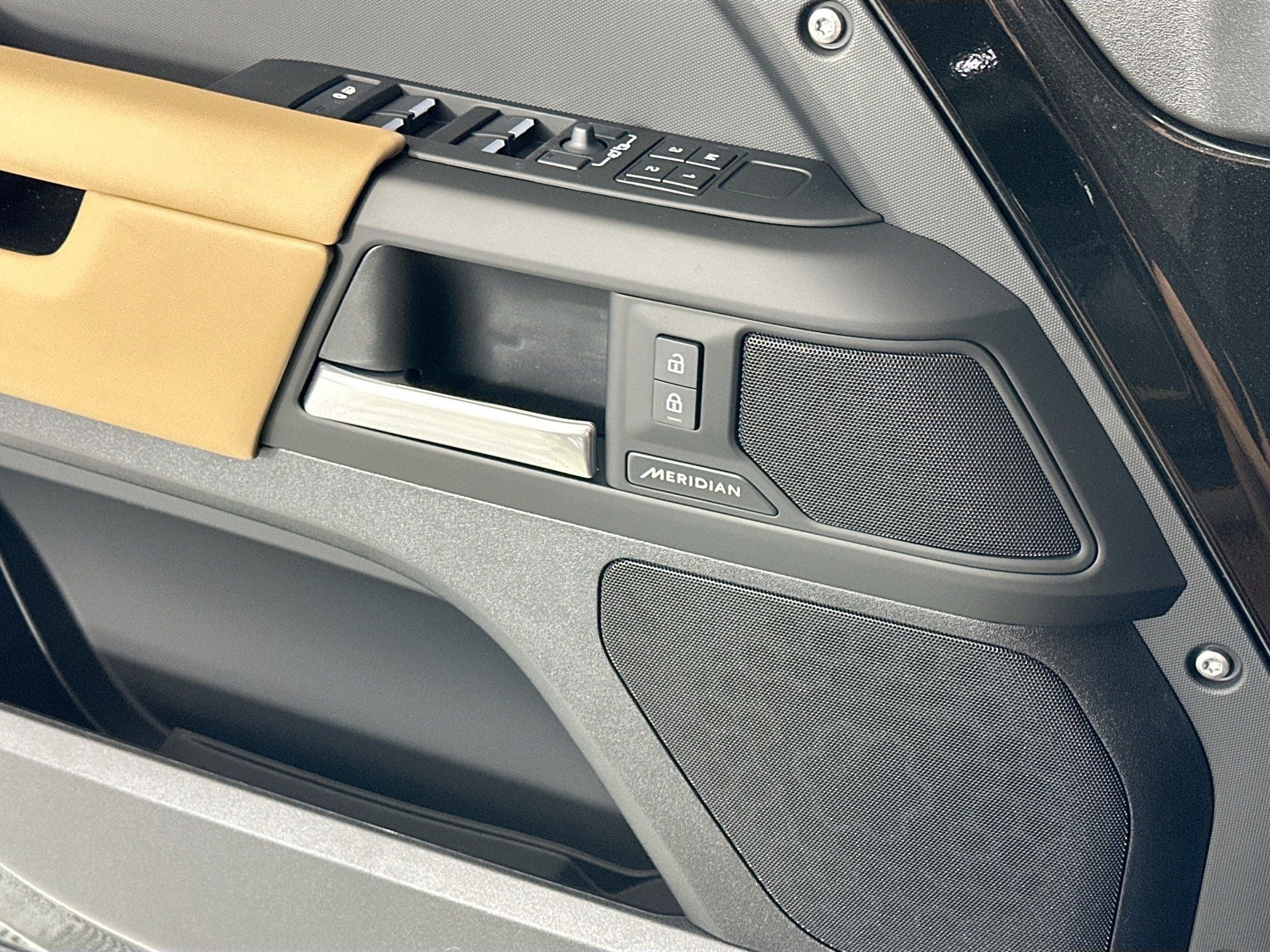 2026 Land Rover Defender 110 S