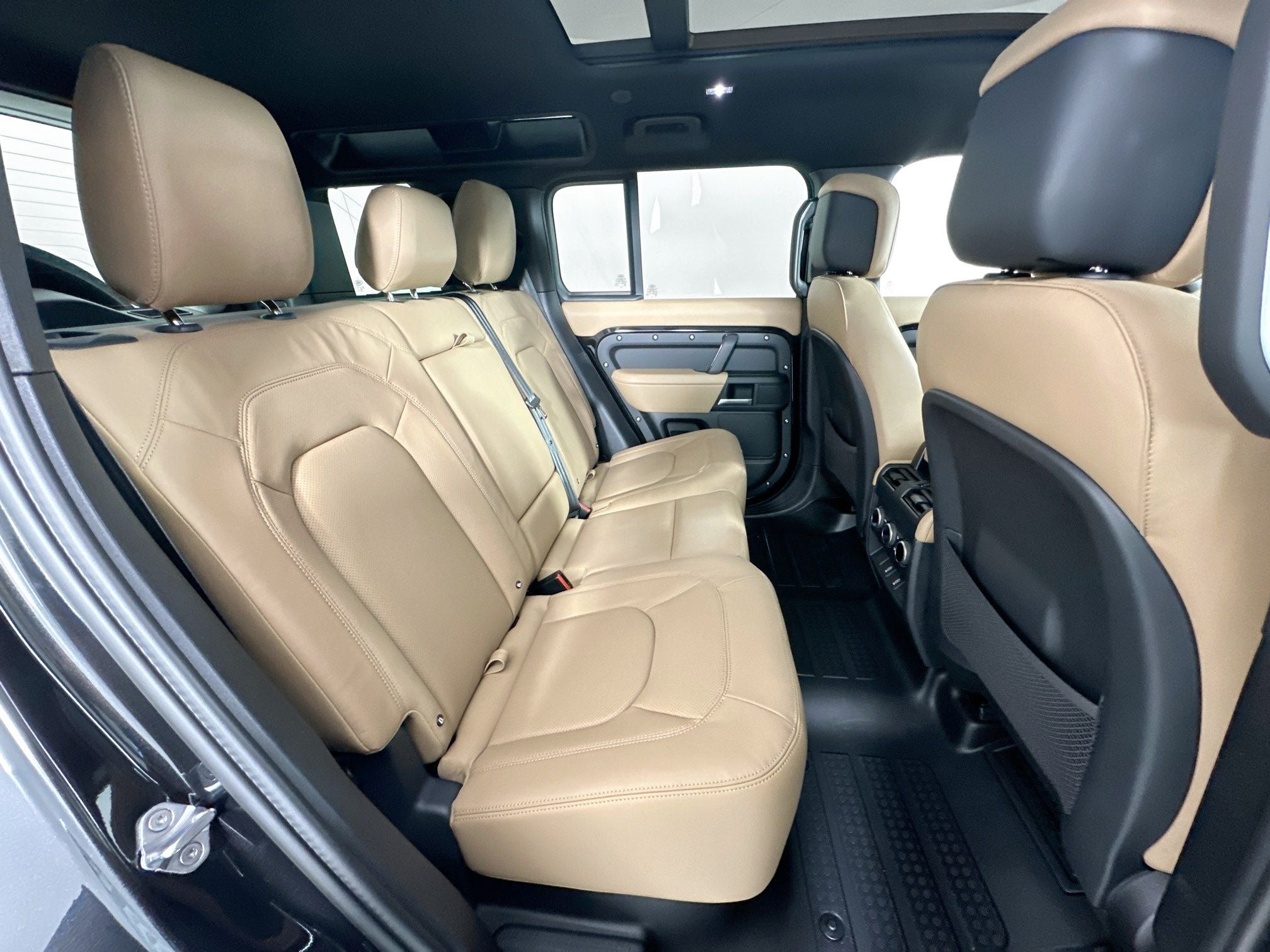 2026 Land Rover Defender 110 S