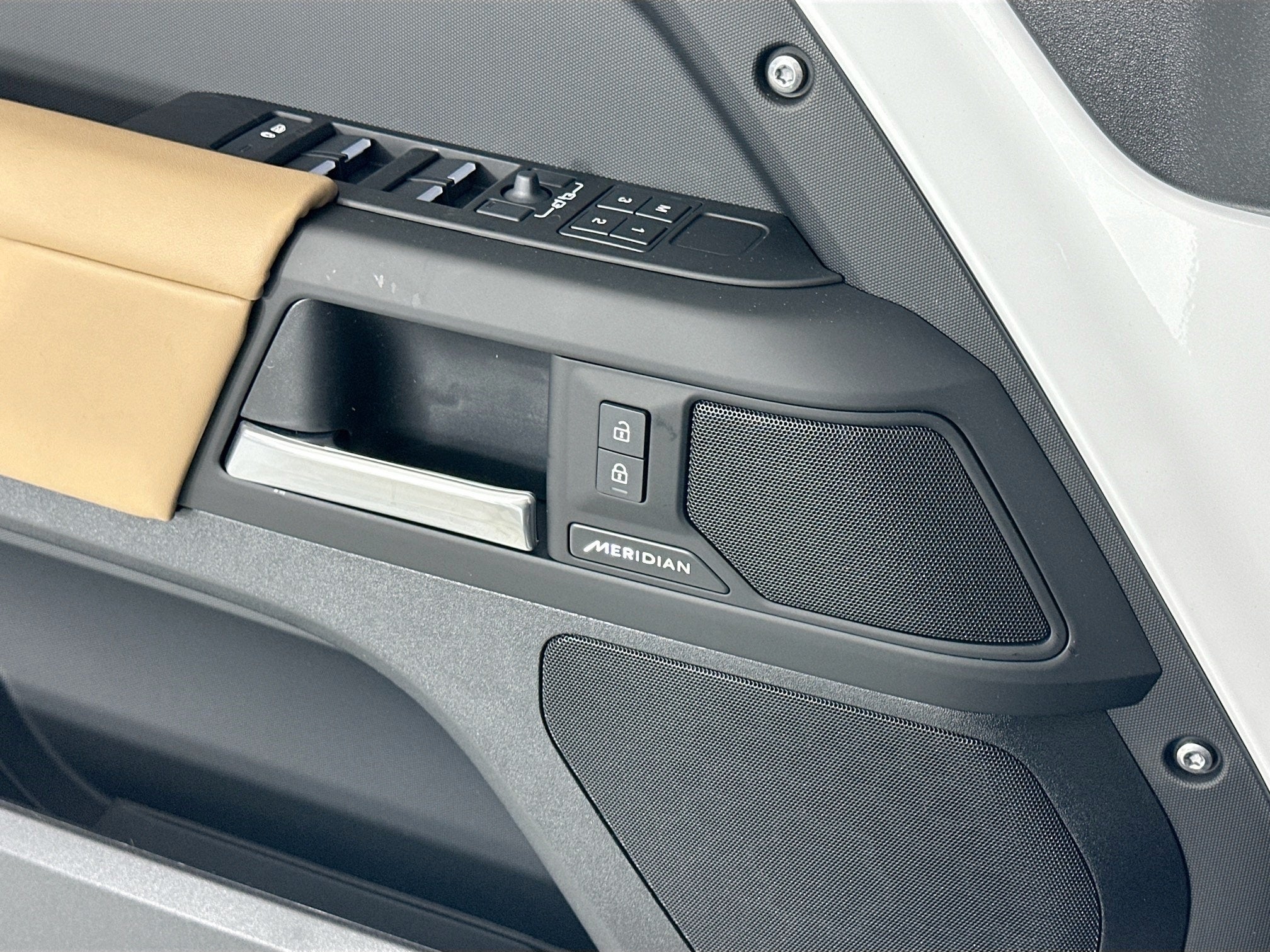 2026 Land Rover Defender 110 S