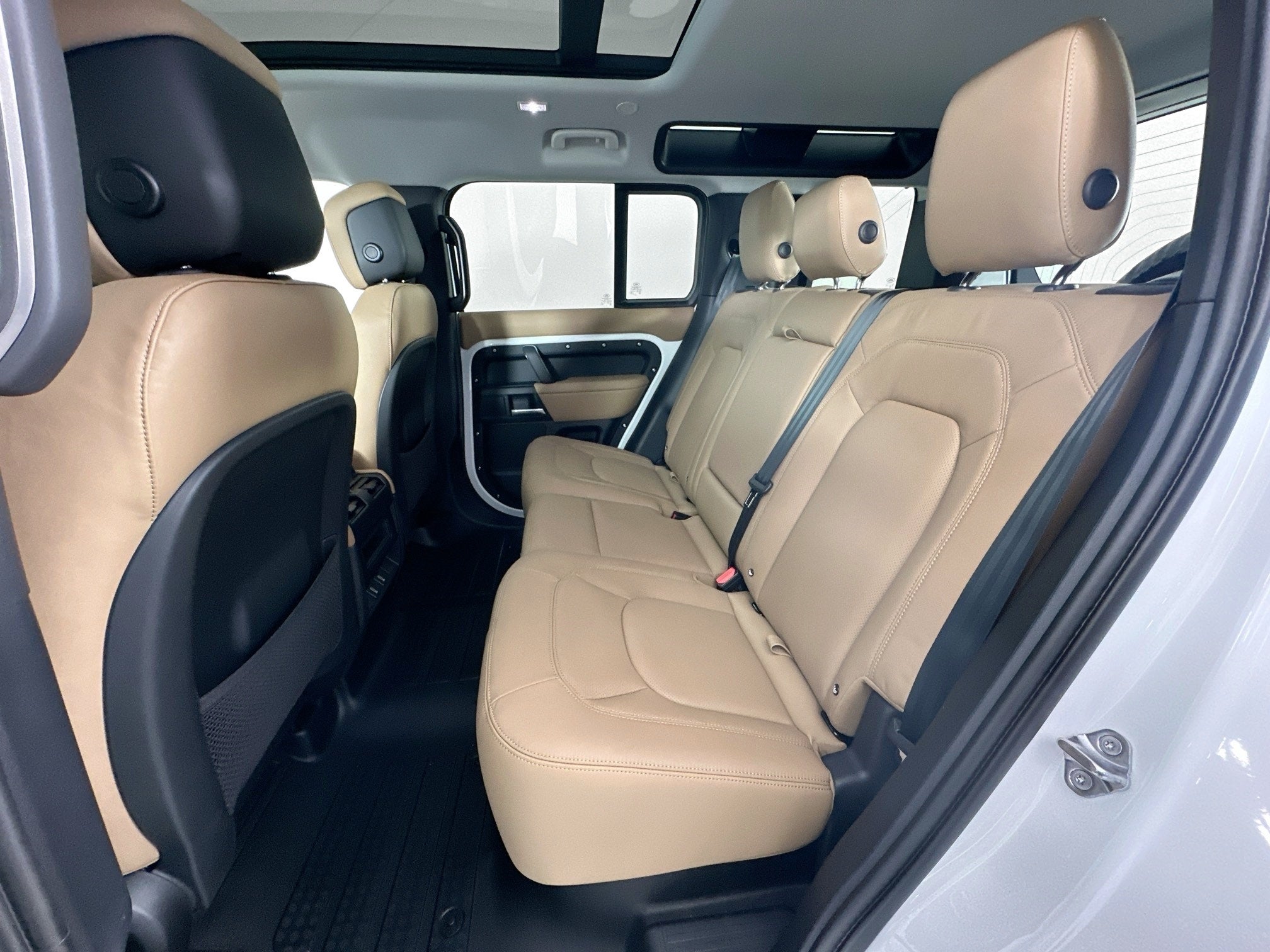 2026 Land Rover Defender 110 S