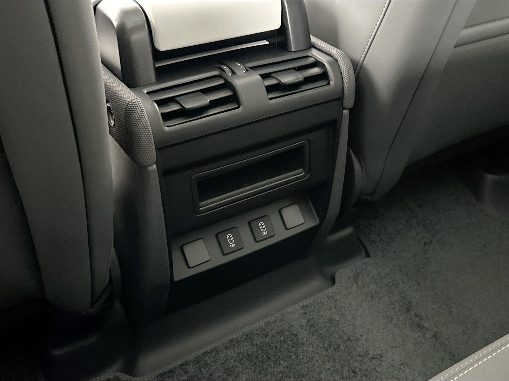 2026 Land Rover Defender 110 S