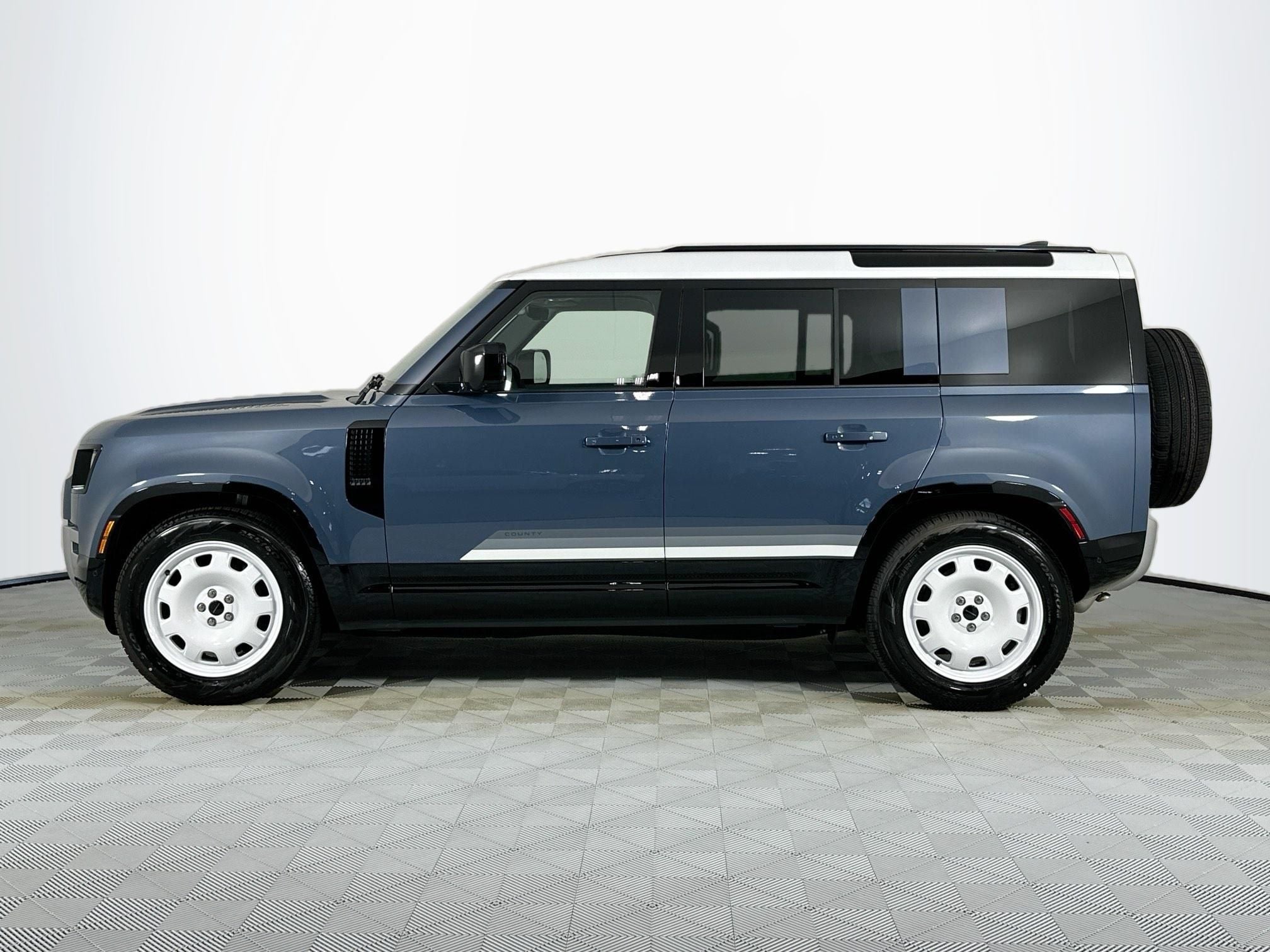 2026 Land Rover Defender 110 S