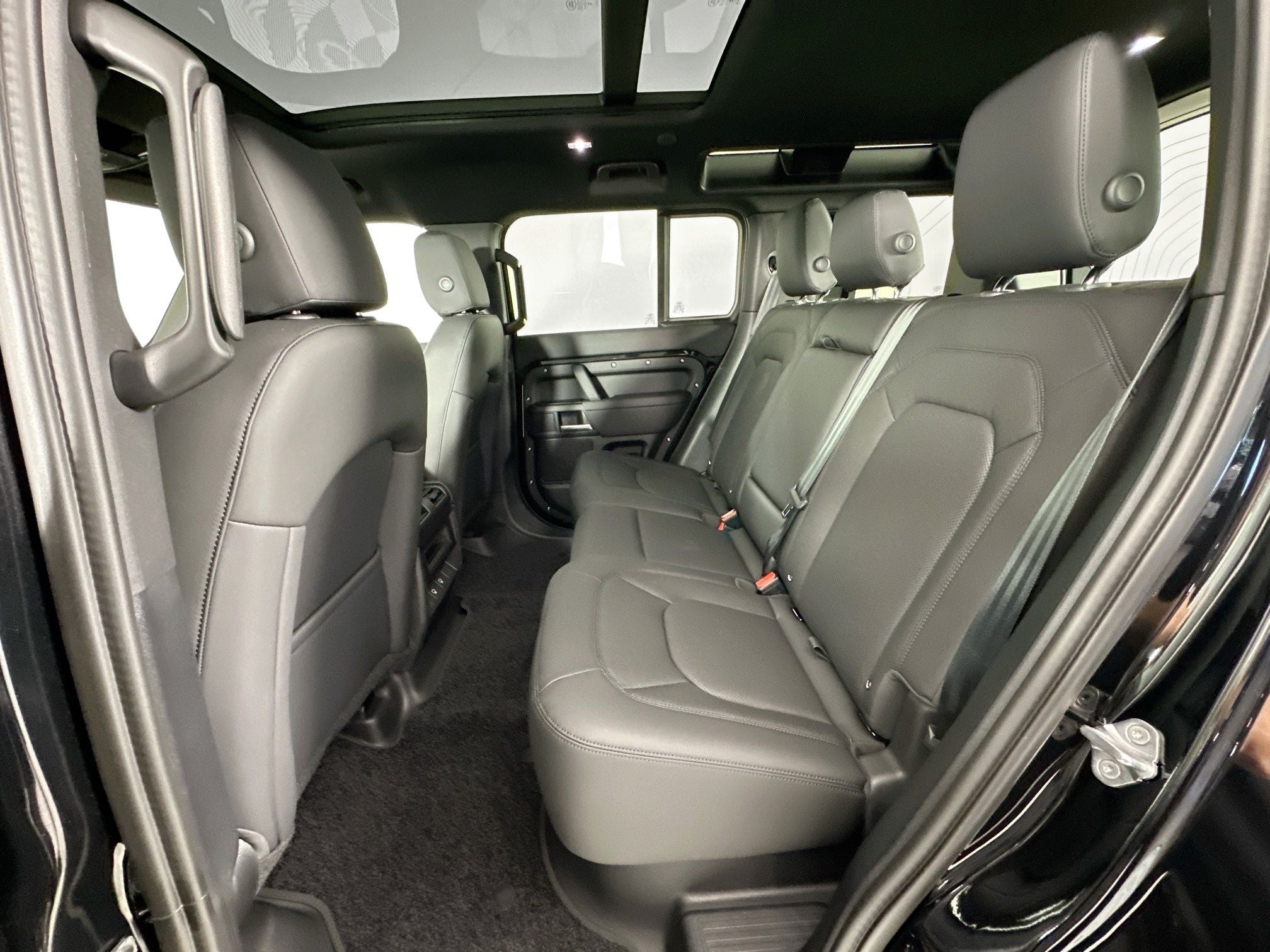 2025 Land Rover Defender 110 S