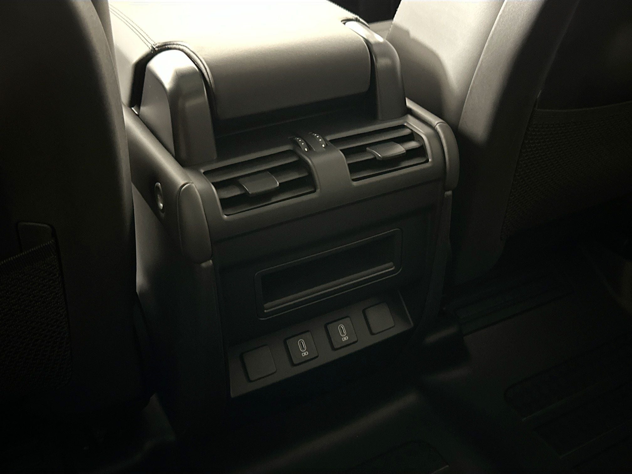 2026 Land Rover Defender 110 S