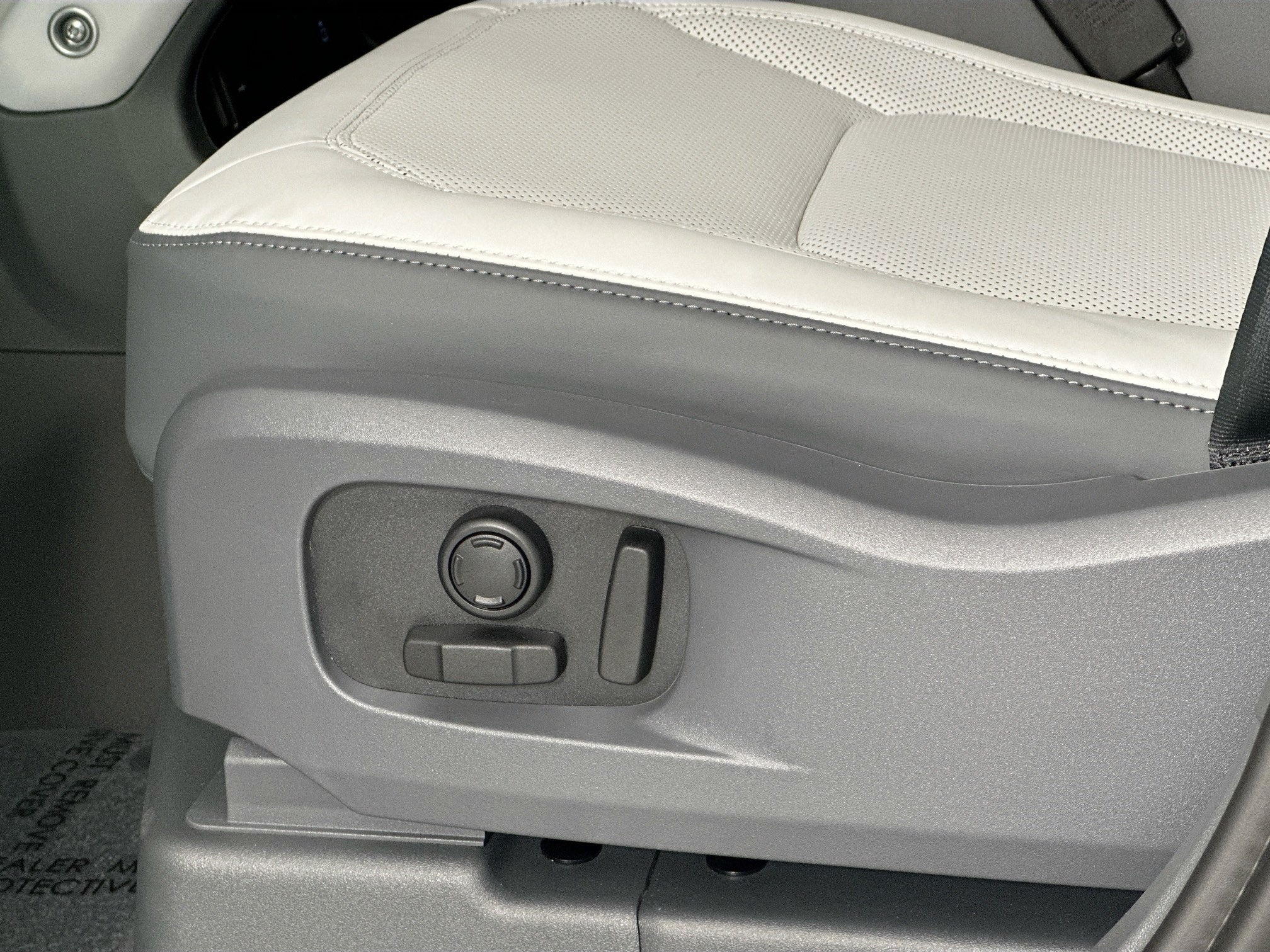 2026 Land Rover Defender 110 S