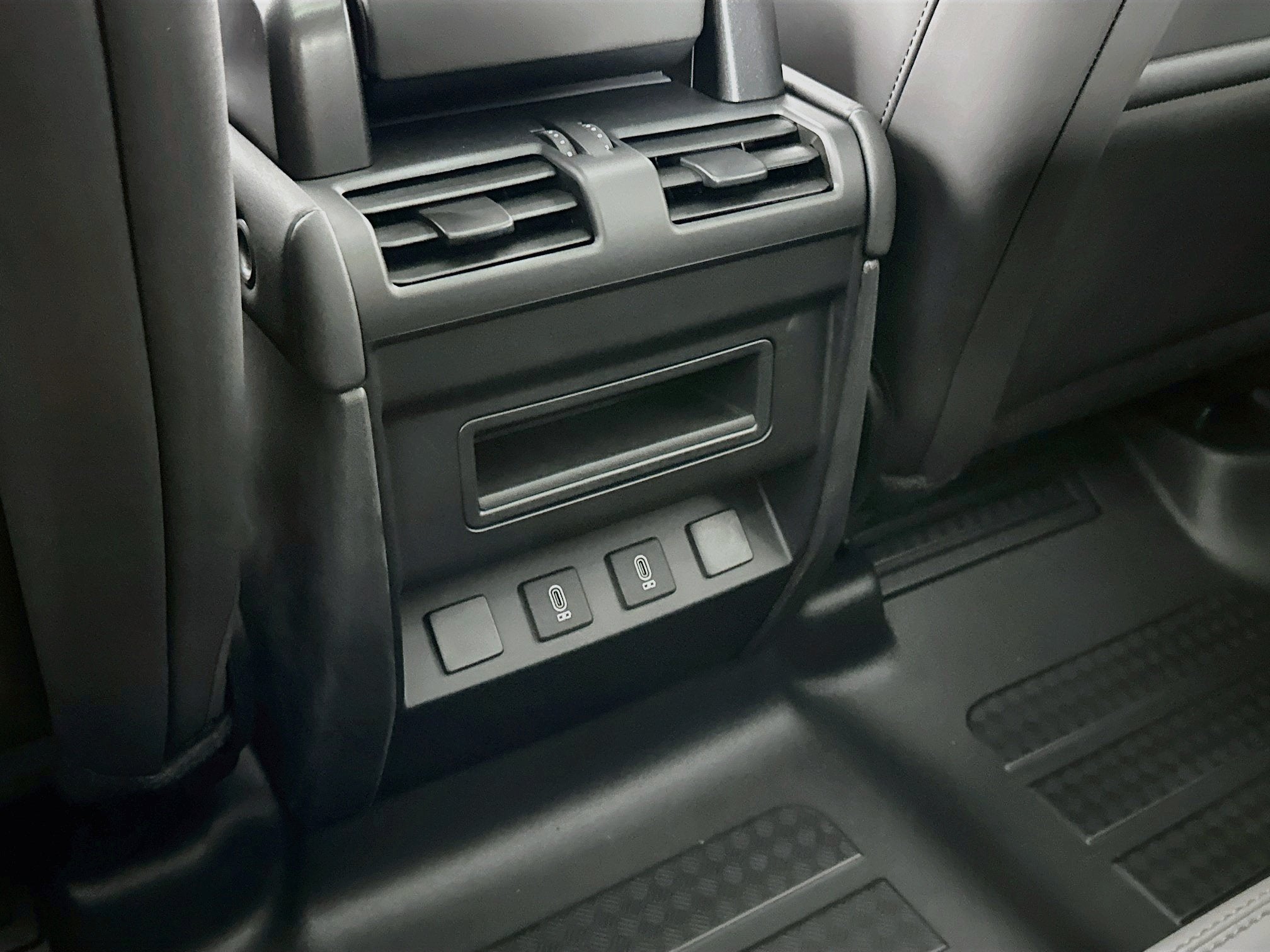 2026 Land Rover Defender 110 S
