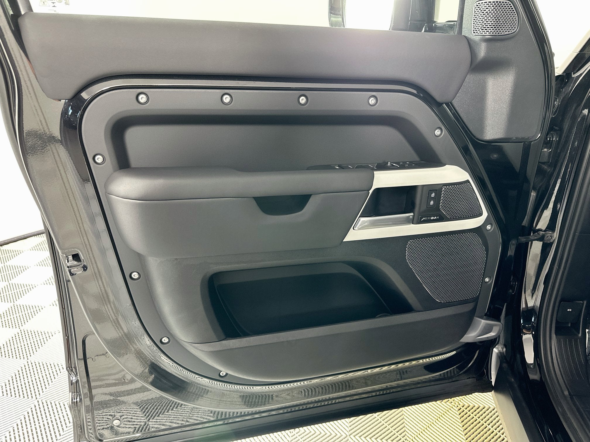 2024 Land Rover Defender 110 S