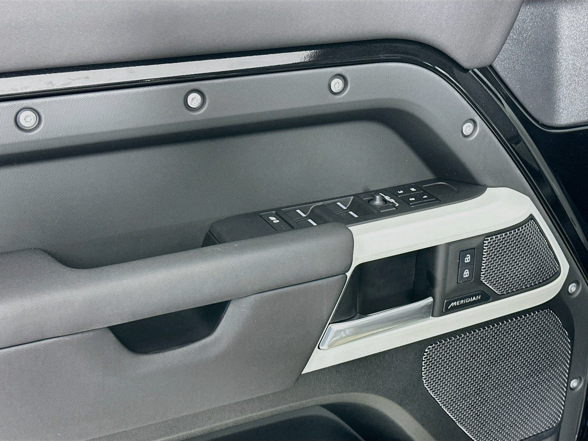 2024 Land Rover Defender 110 S