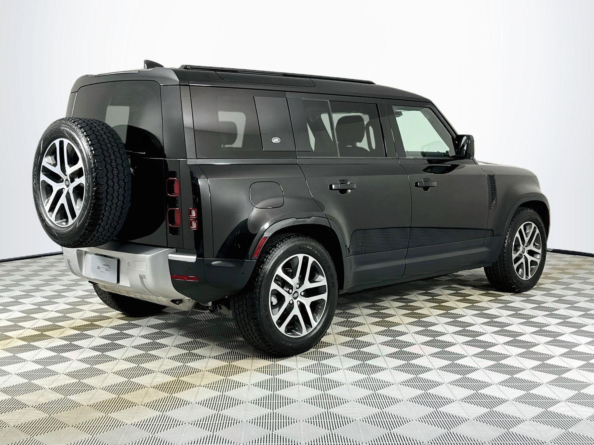 2024 Land Rover Defender 110 S