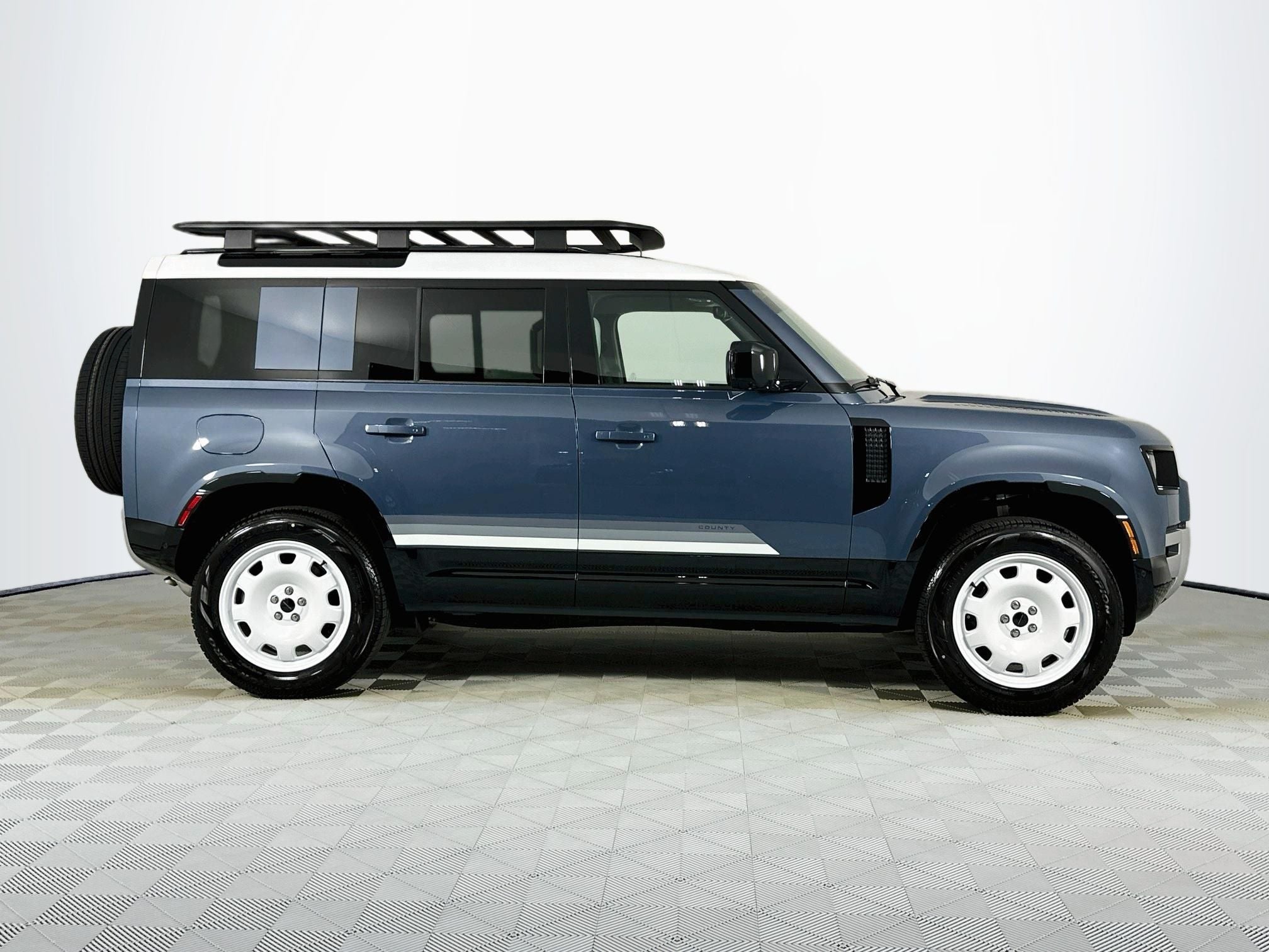 2026 Land Rover Defender 110 S