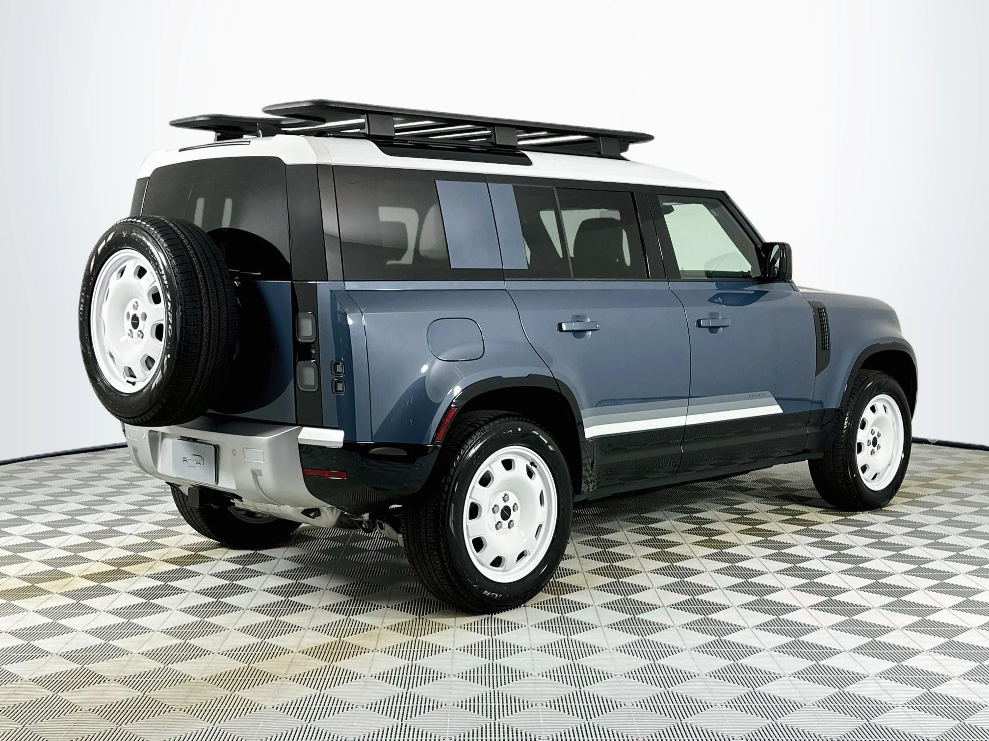 2026 Land Rover Defender 110 S
