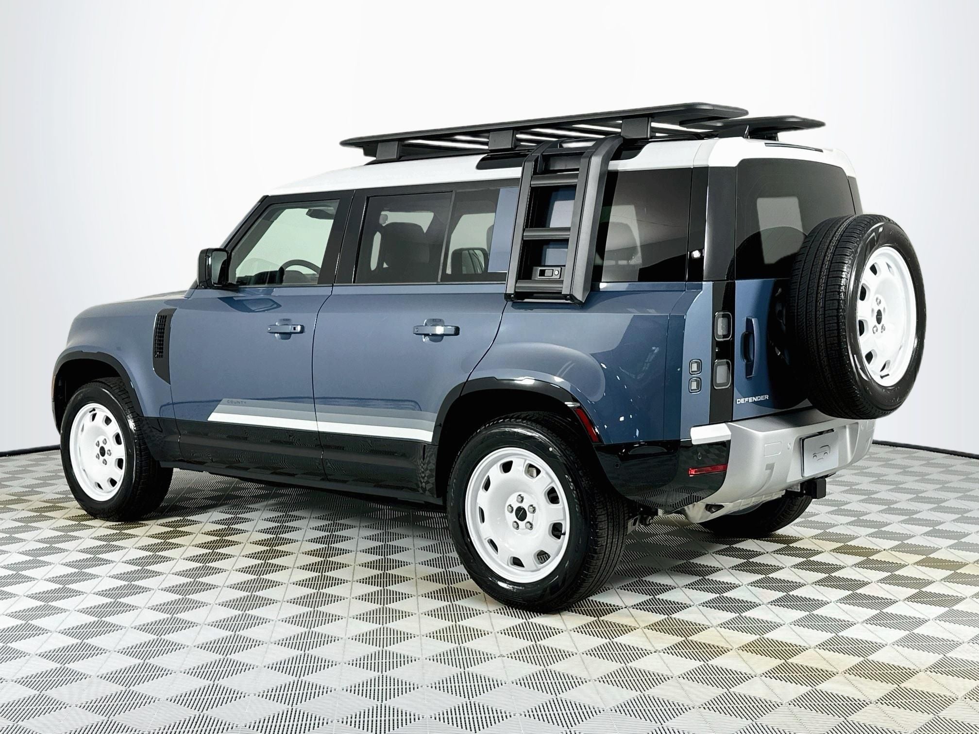 2026 Land Rover Defender 110 S