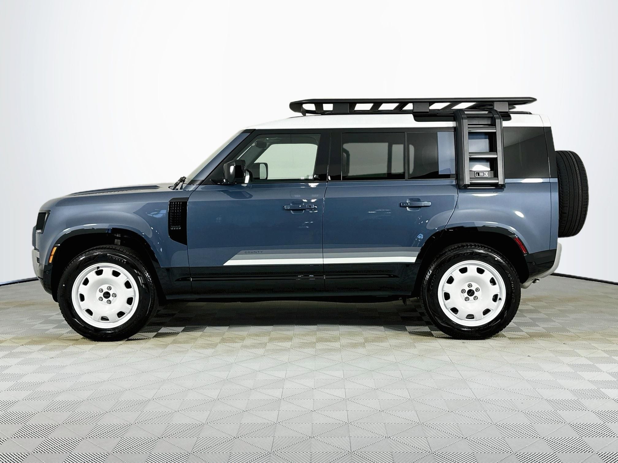 2026 Land Rover Defender 110 S