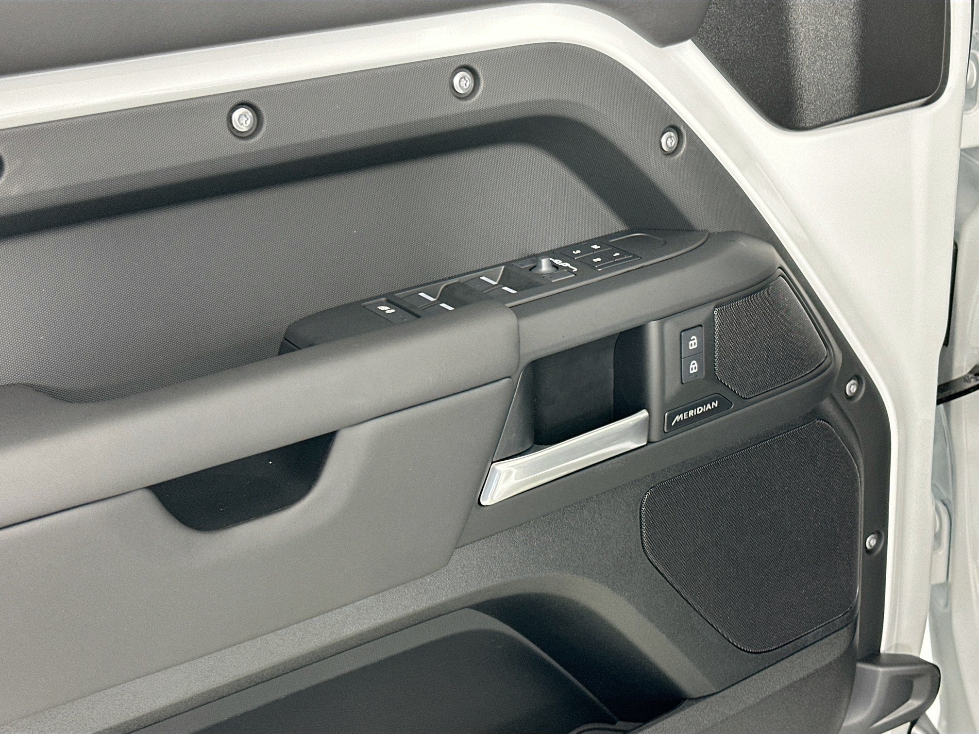 2025 Land Rover Defender 110 S