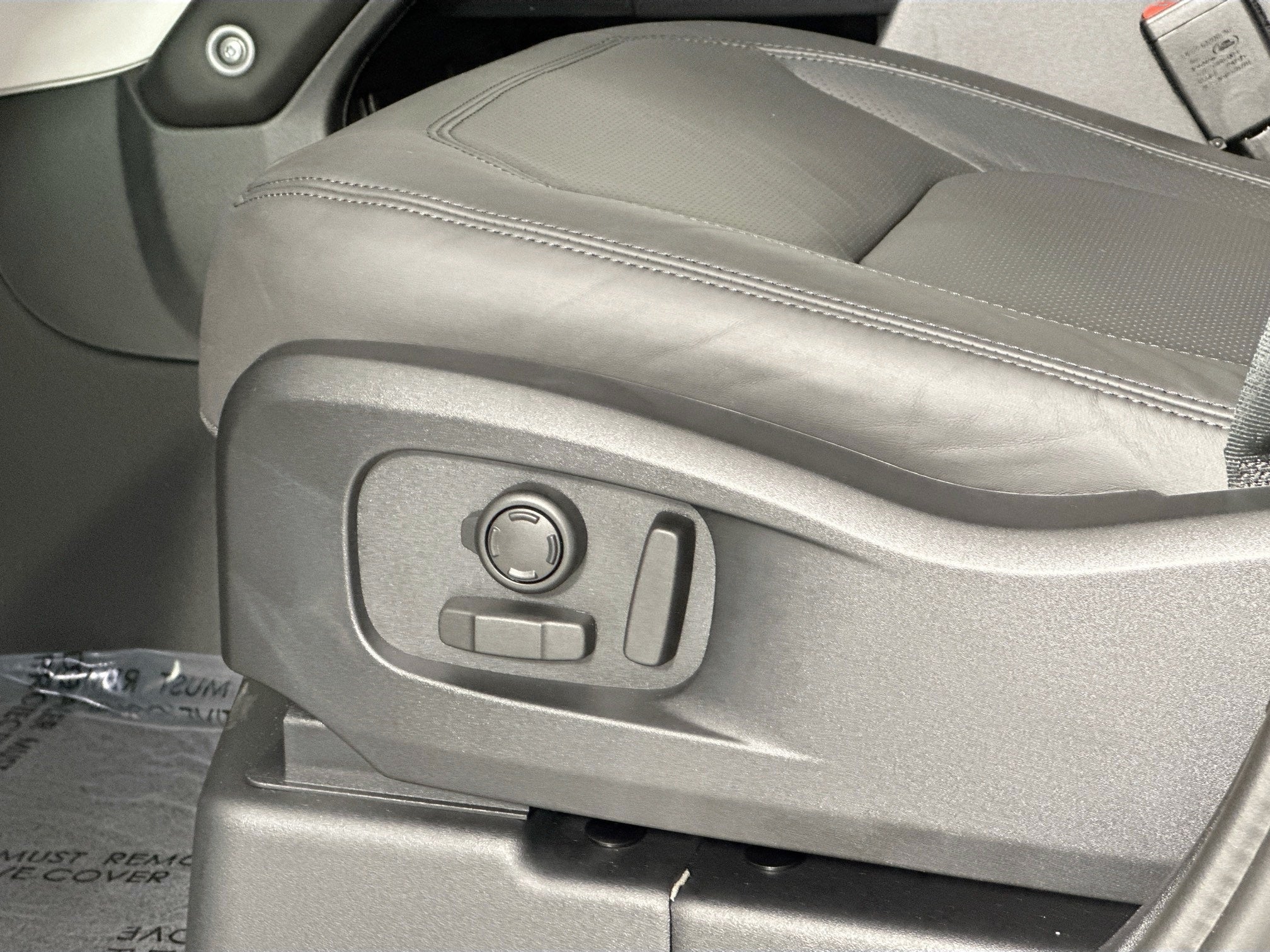 2025 Land Rover Defender 110 S