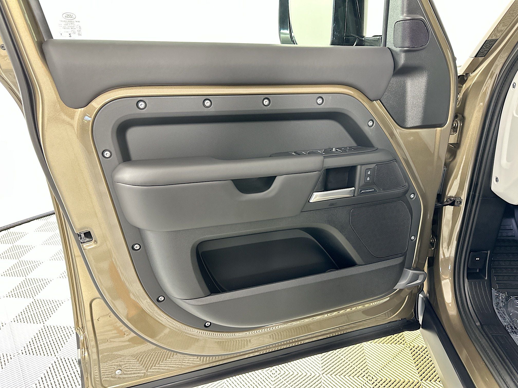2025 Land Rover Defender 110 S