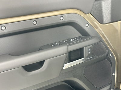 2025 Land Rover Defender 110 S