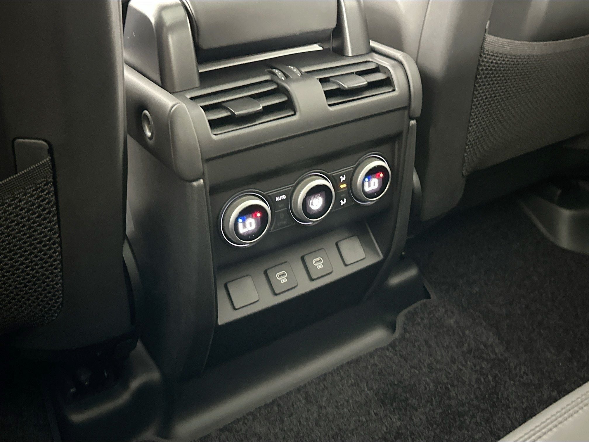 2025 Land Rover Defender 110 S