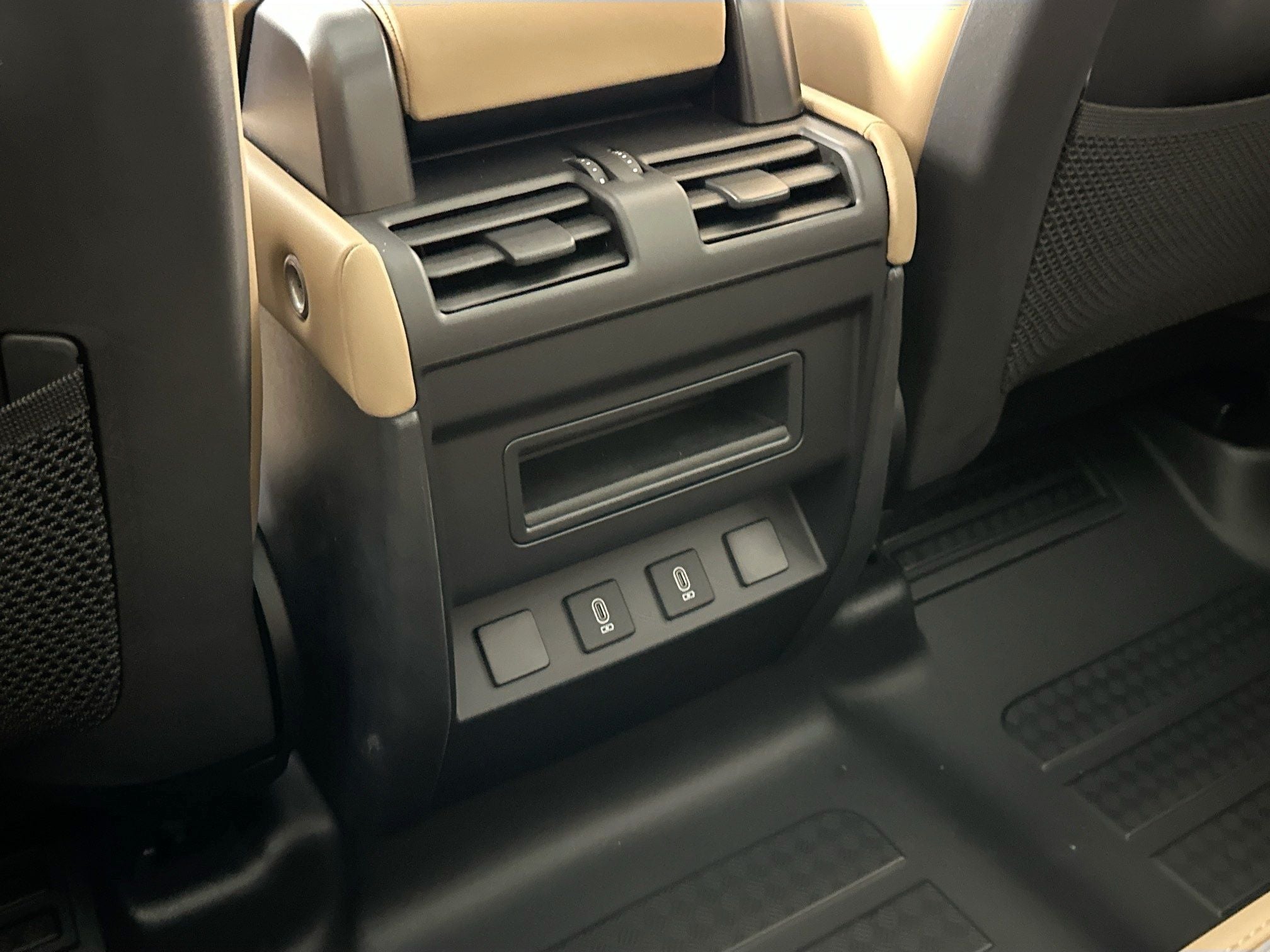 2026 Land Rover Defender 110 S