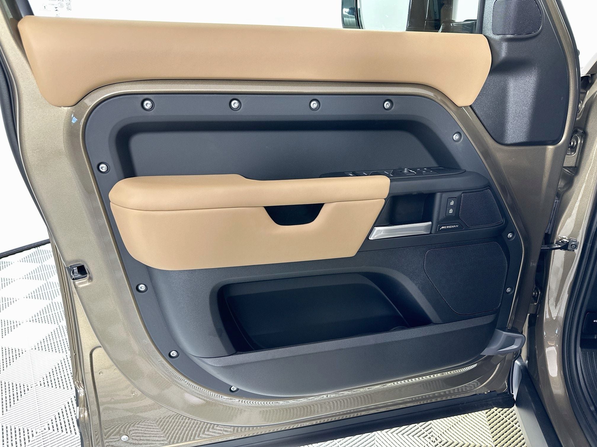 2026 Land Rover Defender 110 S