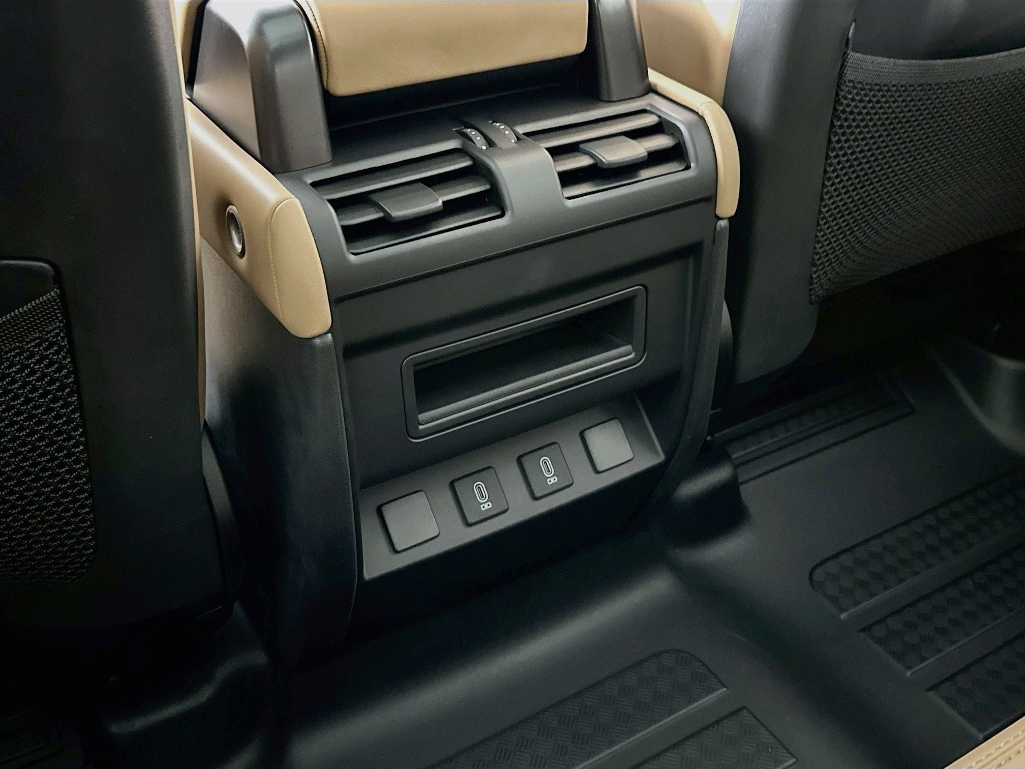 2026 Land Rover Defender 110 S