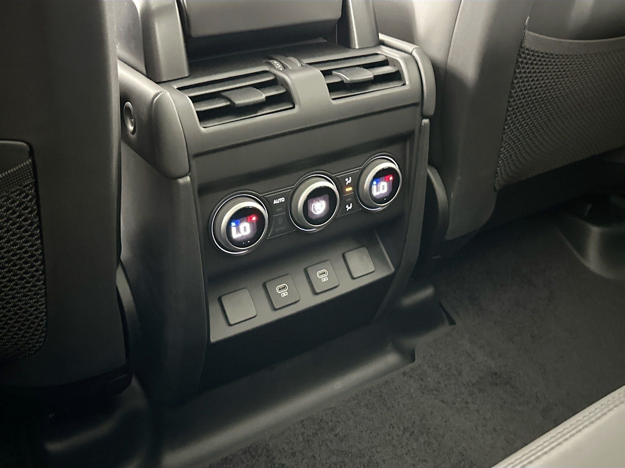 2025 Land Rover Defender 110 S