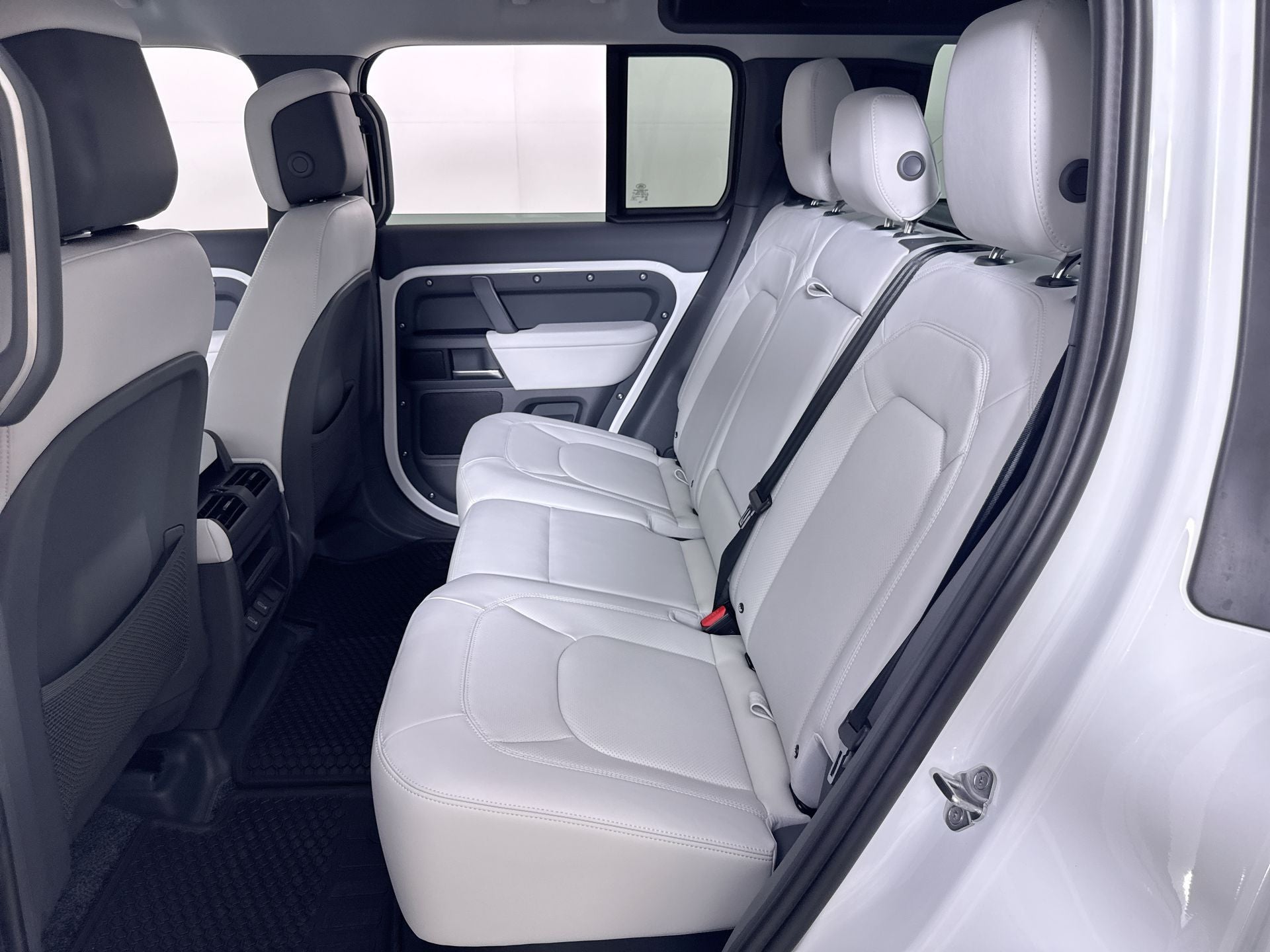 2026 Land Rover Defender 110 S