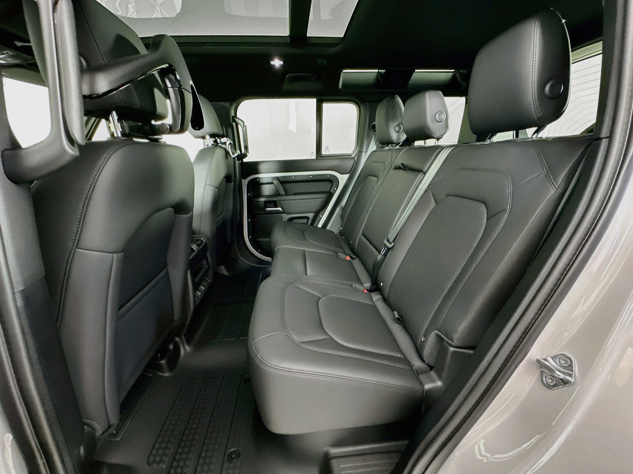2026 Land Rover Defender 110 S