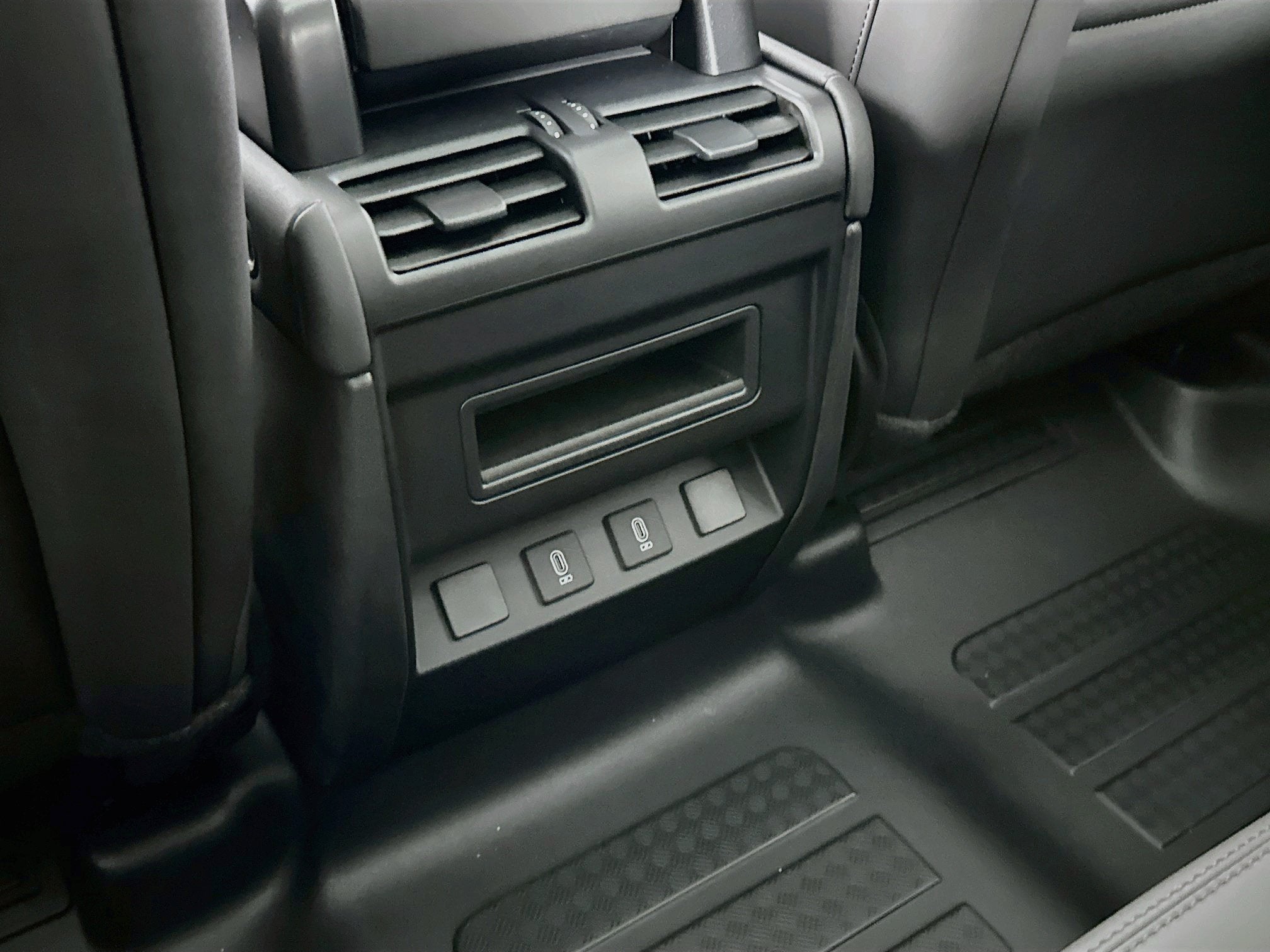 2026 Land Rover Defender 110 S